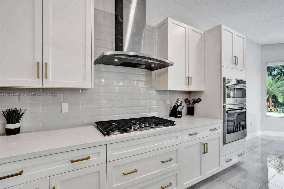 Под контрактом: $8,500 (5 спален, 3 ванн, 3384 Квадратных фут)