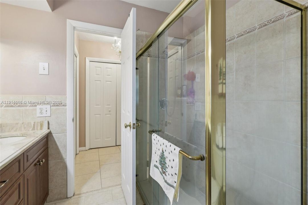 Activo con contrato: $679,000 (3 camas, 2 baños, 1872 Pies cuadrados)