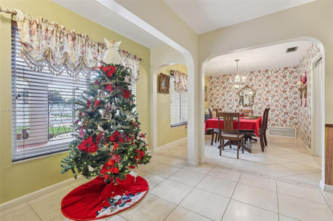 Activo con contrato: $679,000 (3 camas, 2 baños, 1872 Pies cuadrados)