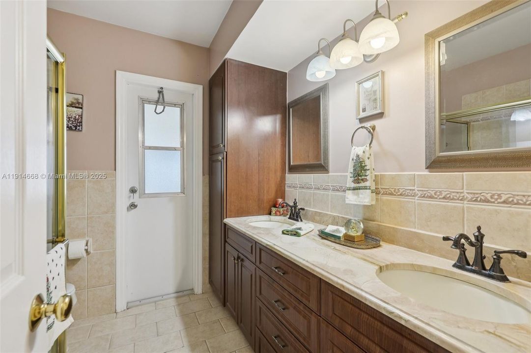 Activo con contrato: $679,000 (3 camas, 2 baños, 1872 Pies cuadrados)