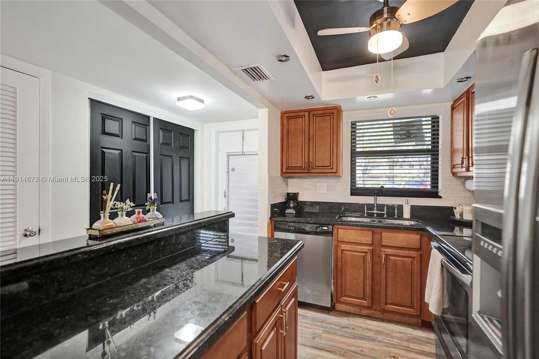 待售: $150,000 (2 贝兹, 2 浴室, 850 平方英尺)