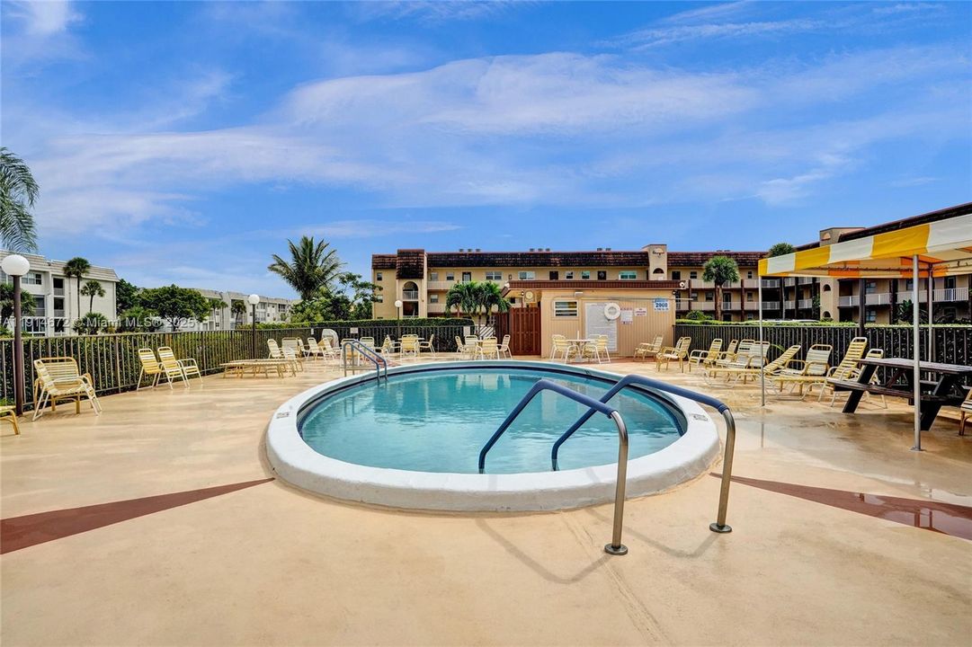 待售: $150,000 (2 贝兹, 2 浴室, 850 平方英尺)