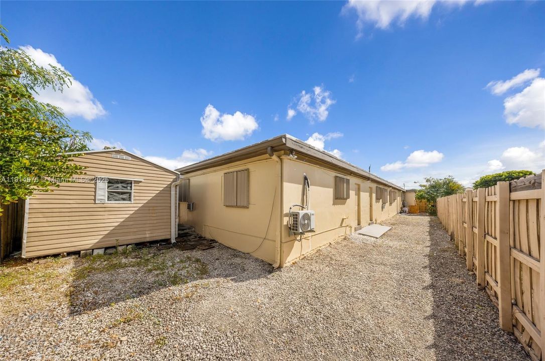 For Sale: $849,000 (0 beds, 0 baths, 2432 Square Feet)