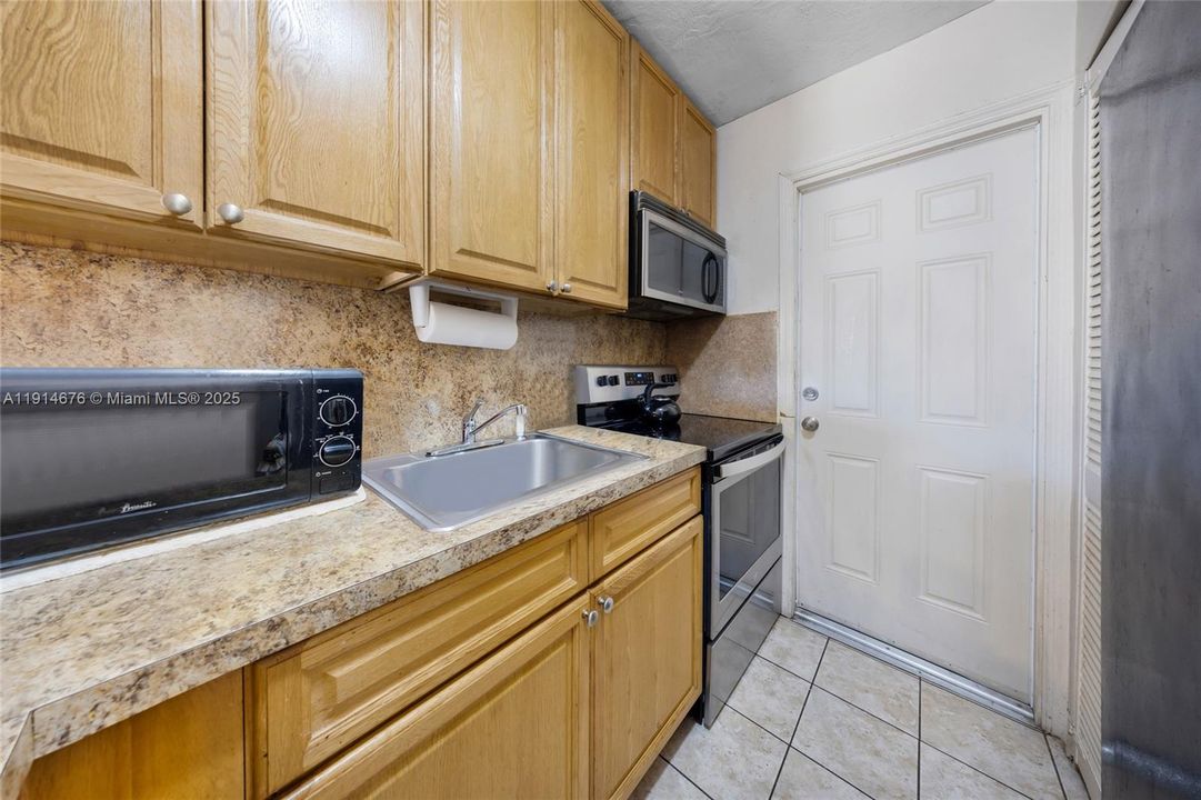 For Sale: $849,000 (0 beds, 0 baths, 2432 Square Feet)