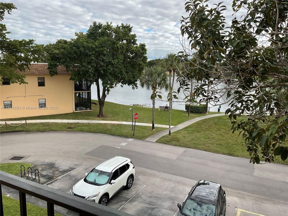 Recently Rented: $1,600 (2 beds, 2 baths, 920 Square Feet)