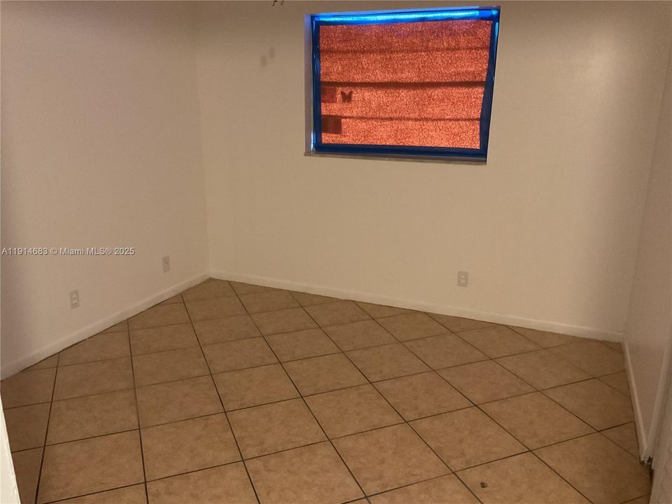 Recently Rented: $1,600 (2 beds, 2 baths, 920 Square Feet)