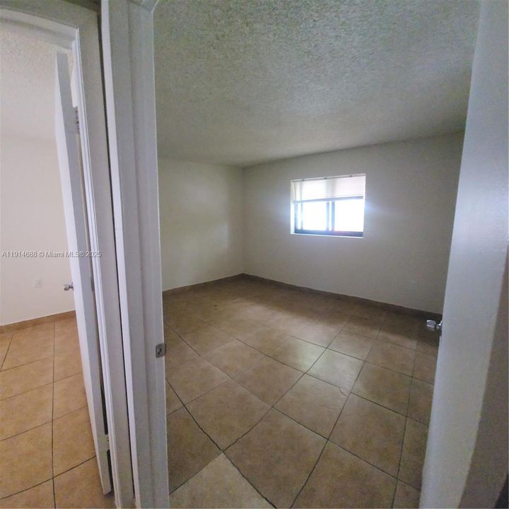 For Rent: $1,950 (2 beds, 1 baths, 24886 Square Feet)