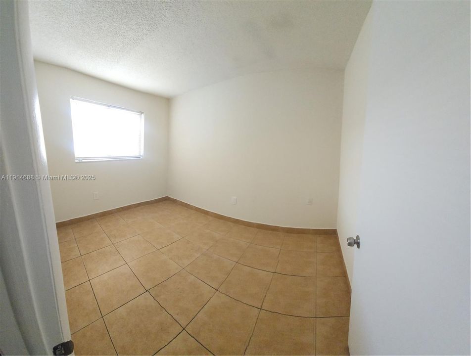 For Rent: $1,950 (2 beds, 1 baths, 24886 Square Feet)