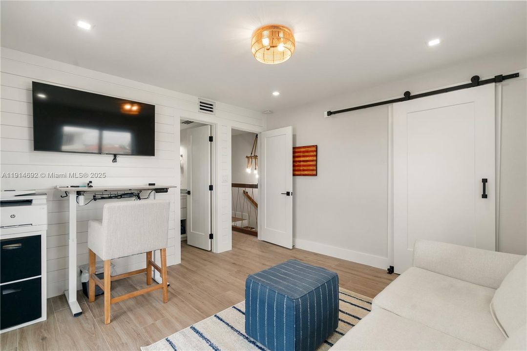 На продажу: $2,695,000 (0 спален, 0 ванн, 2485 Квадратных фут)