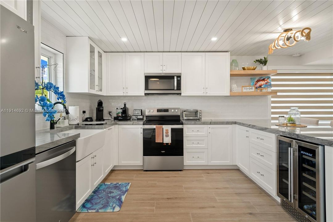 На продажу: $2,695,000 (0 спален, 0 ванн, 2485 Квадратных фут)