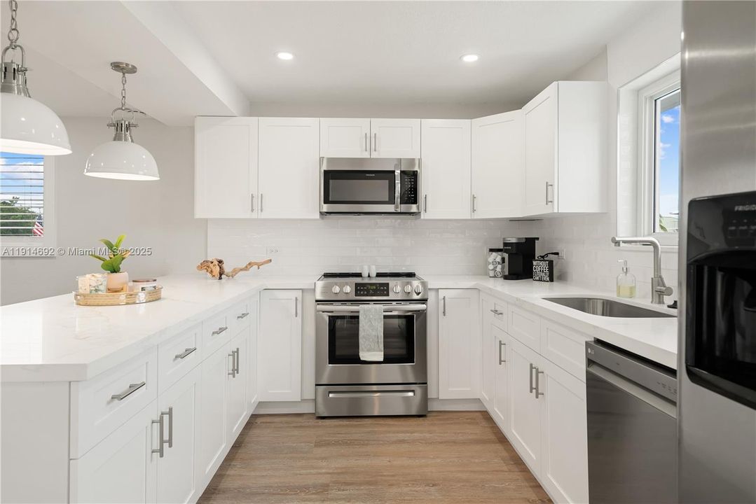 На продажу: $2,695,000 (0 спален, 0 ванн, 2485 Квадратных фут)