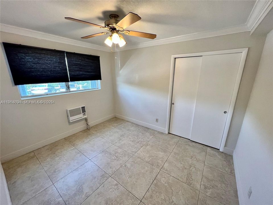 待售: $399,000 (2 贝兹, 1 浴室, 930 平方英尺)