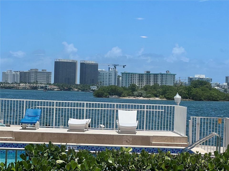 待售: $399,000 (2 贝兹, 1 浴室, 930 平方英尺)