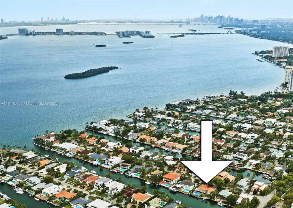 105 FT OF DOCKAGE DIRECT OCEAN ACCESS NO BRIDGES TO BAY