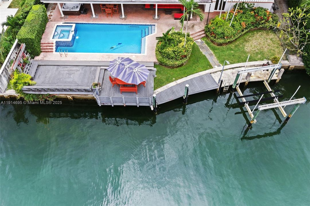 105 FT OF DOCKAGE DIRECT OCEAN ACCESS NO BRIDGES TO BAY