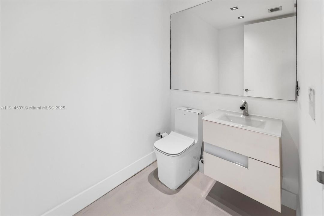 For Rent: $24,000 (2 beds, 2 baths, 1870 Square Feet)