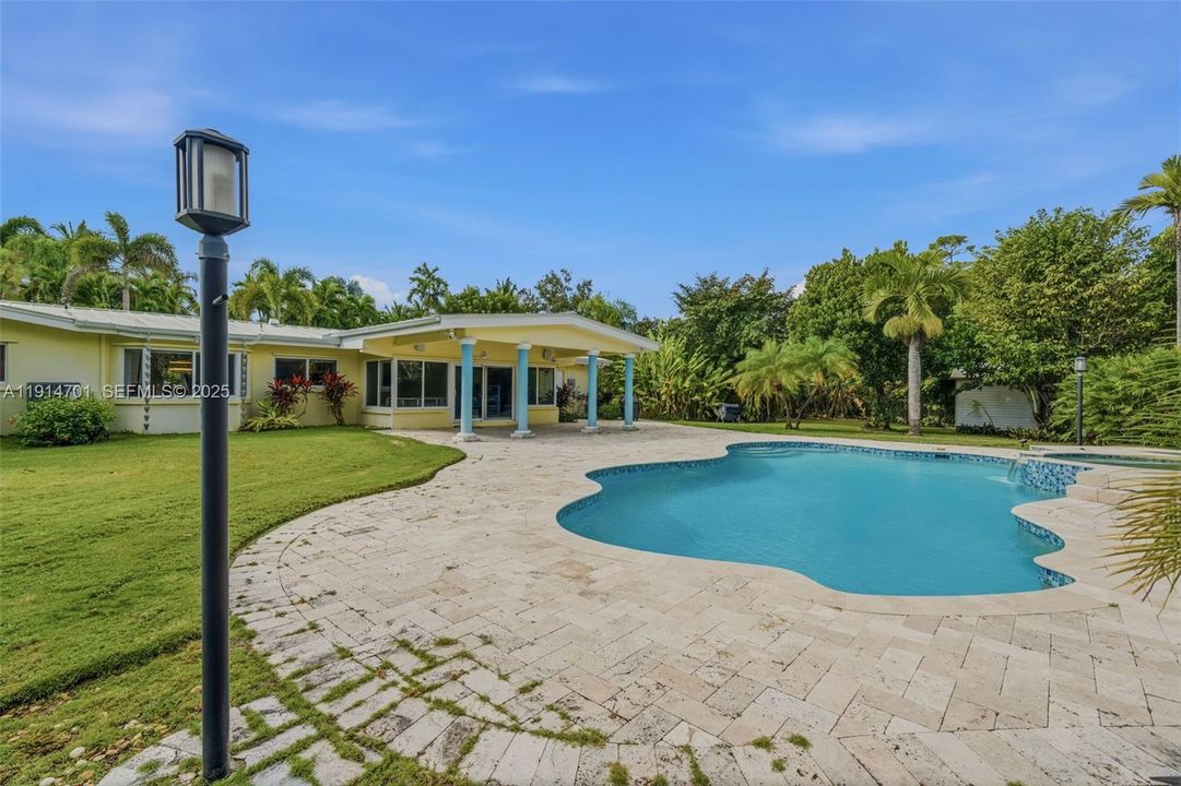 待售: $2,650,000 (4 贝兹, 3 浴室, 3059 平方英尺)