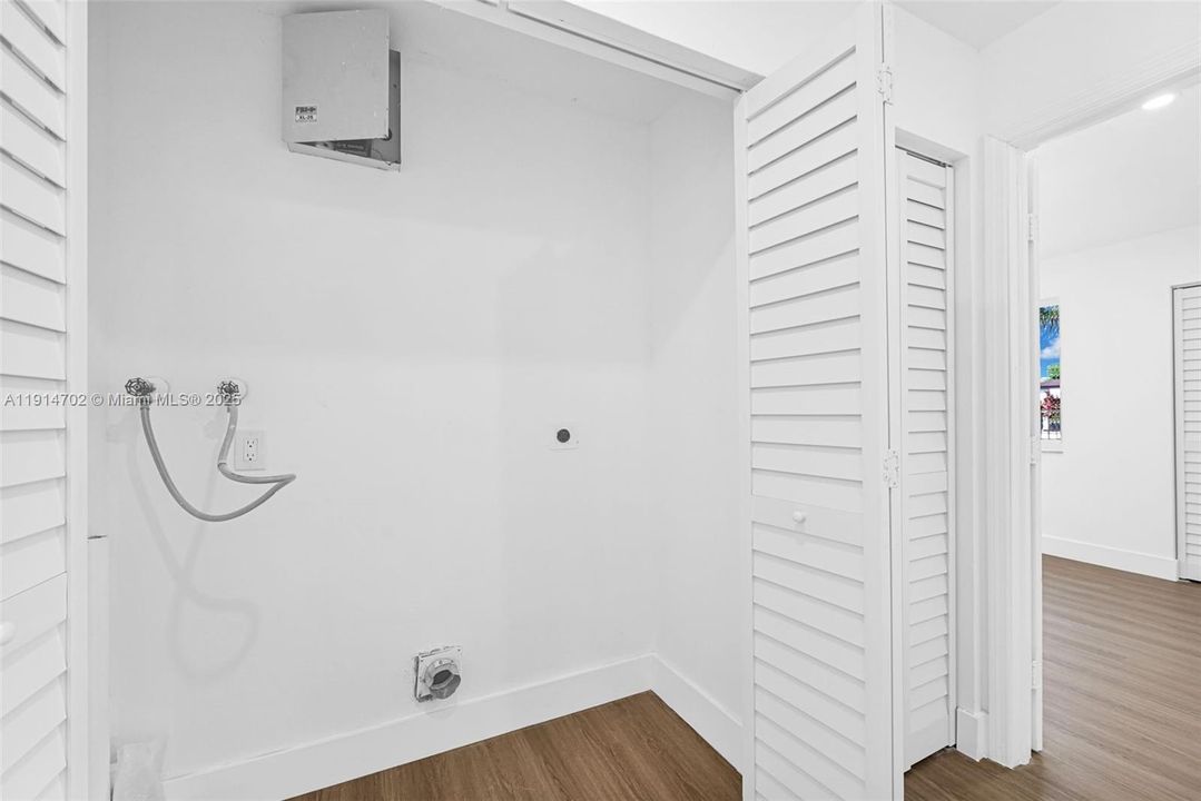 Active With Contract: $589,000 (4 beds, 2 baths, 1349 Square Feet)