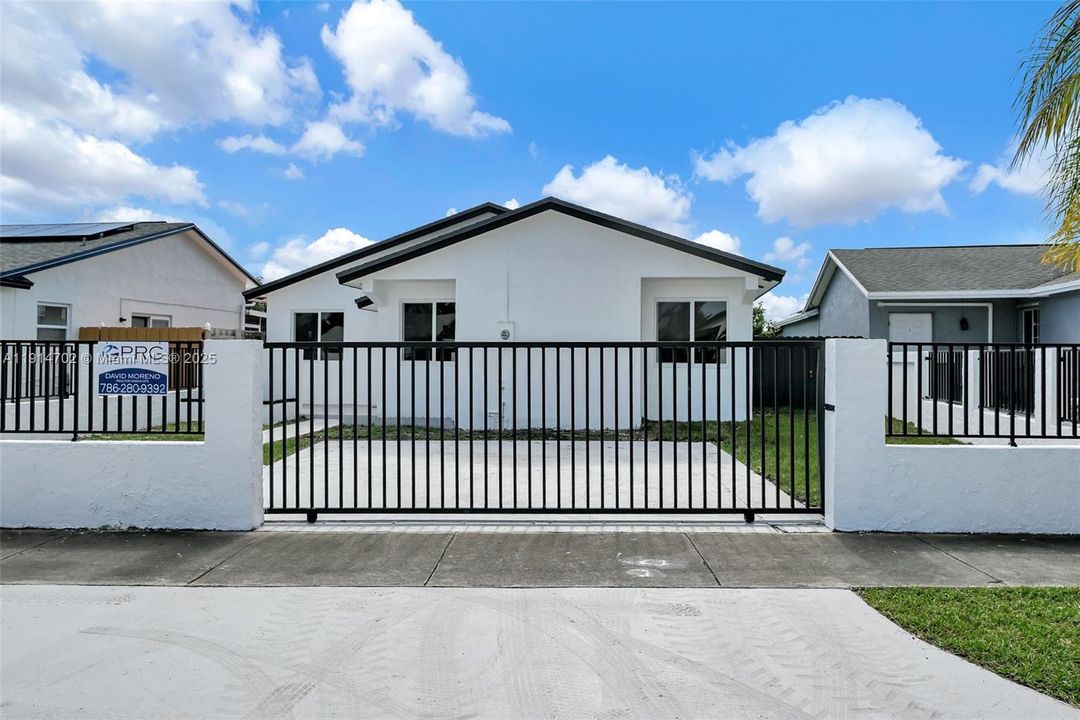 Active With Contract: $589,000 (4 beds, 2 baths, 1349 Square Feet)