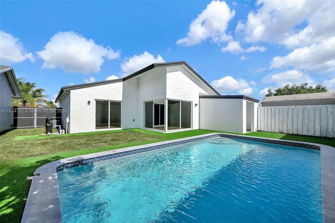 Active With Contract: $589,000 (4 beds, 2 baths, 1349 Square Feet)