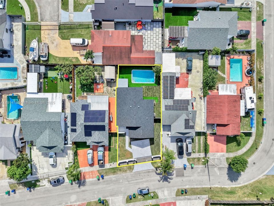 Active With Contract: $589,000 (4 beds, 2 baths, 1349 Square Feet)