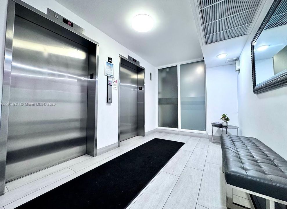 待售: $194,750 (1 贝兹, 1 浴室, 741 平方英尺)