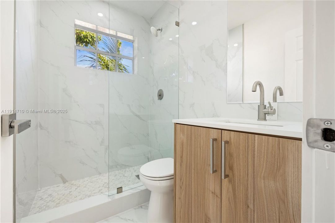 Active With Contract: $439,000 (3 beds, 1 baths, 1078 Square Feet)