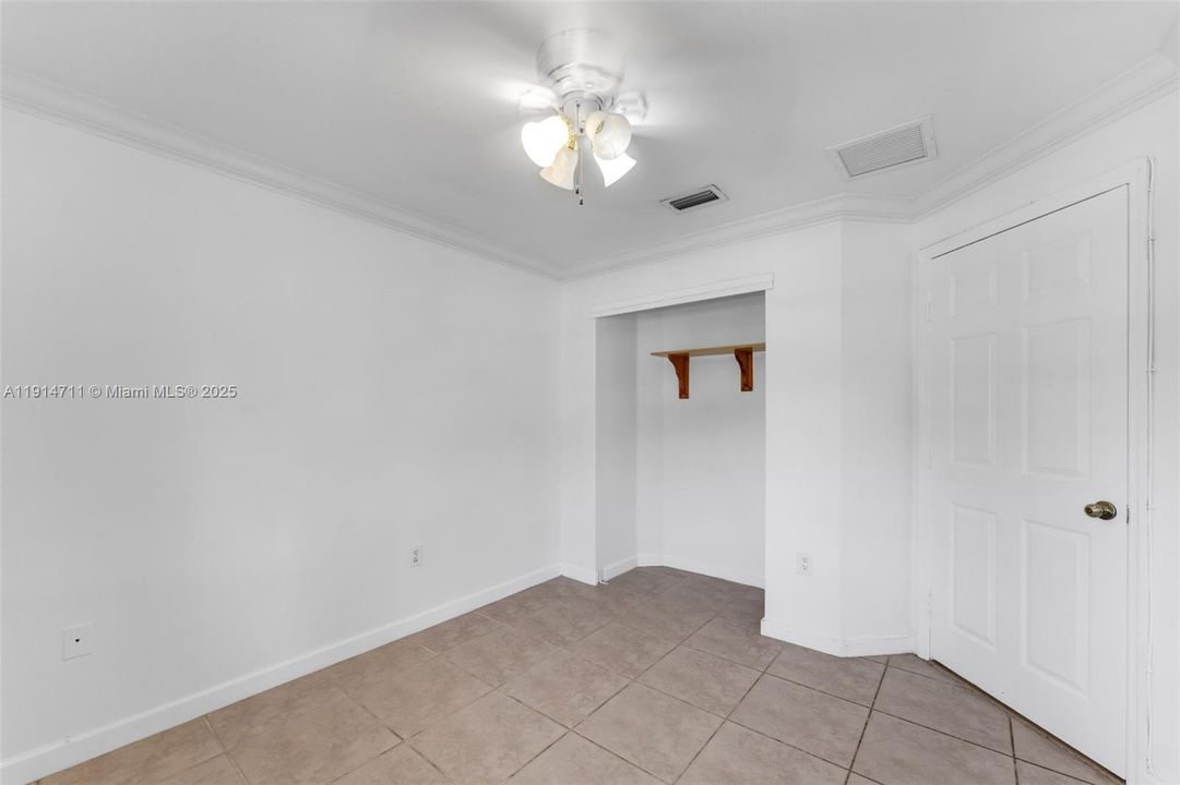 Activo con contrato: $629,999 (3 camas, 2 baños, 1567 Pies cuadrados)