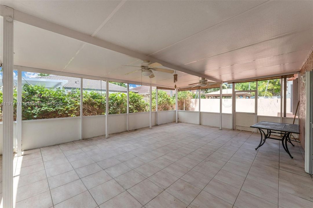 Activo con contrato: $629,999 (3 camas, 2 baños, 1567 Pies cuadrados)