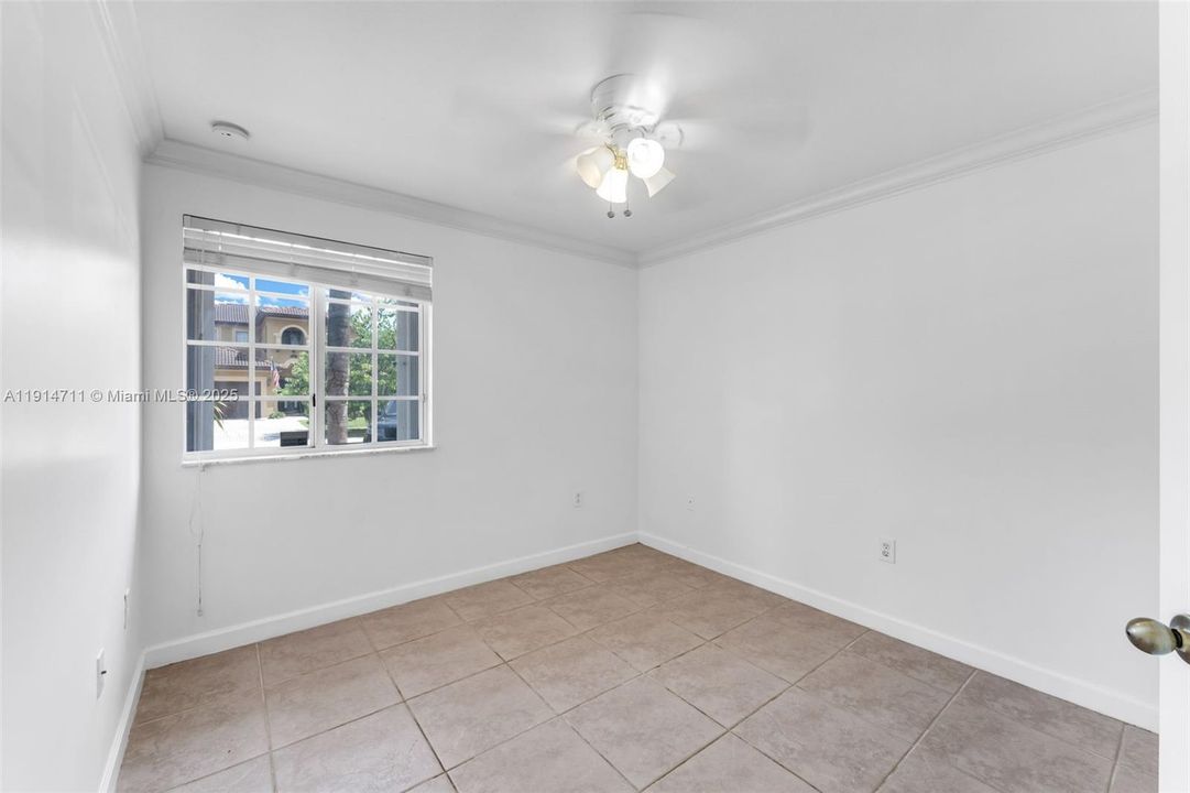 Activo con contrato: $629,999 (3 camas, 2 baños, 1567 Pies cuadrados)