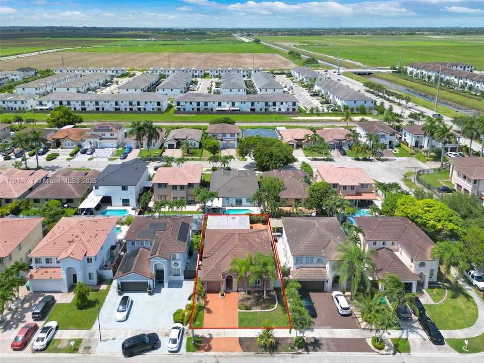 Activo con contrato: $629,999 (3 camas, 2 baños, 1567 Pies cuadrados)