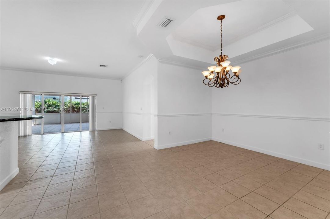 Activo con contrato: $629,999 (3 camas, 2 baños, 1567 Pies cuadrados)