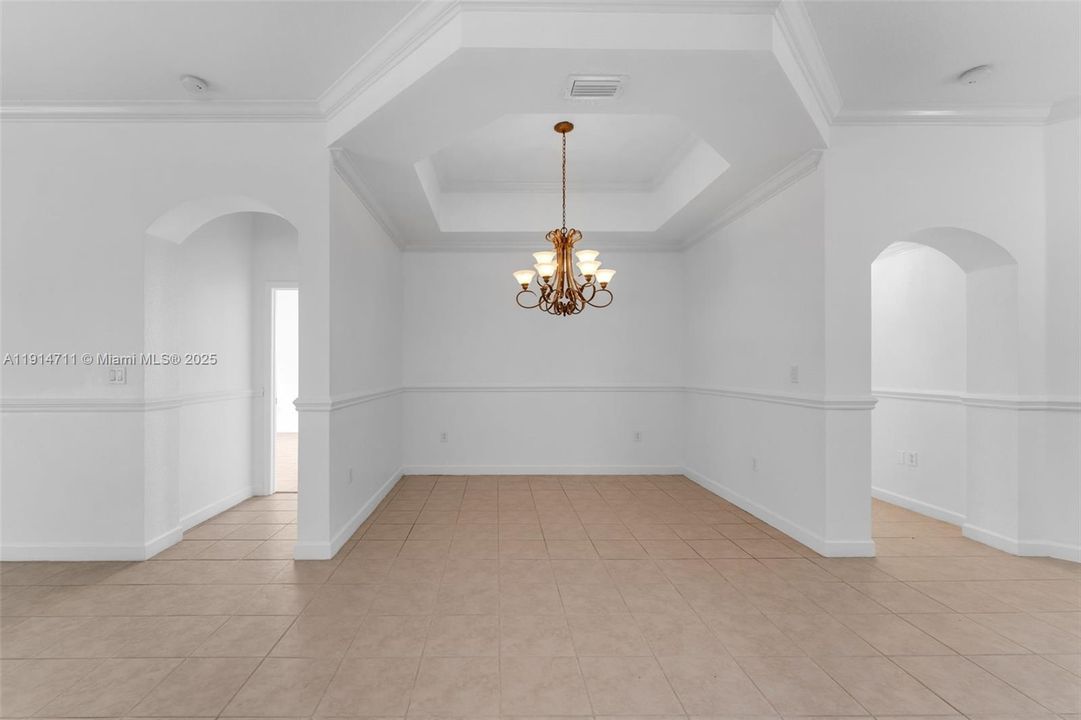 Activo con contrato: $629,999 (3 camas, 2 baños, 1567 Pies cuadrados)