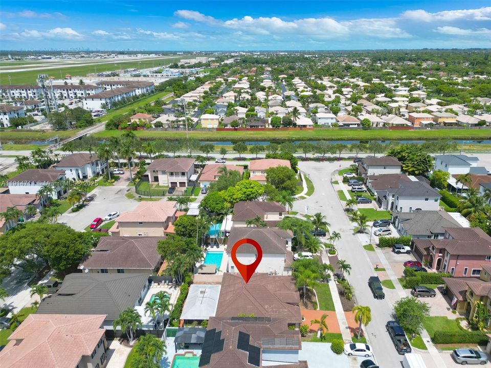 Activo con contrato: $629,999 (3 camas, 2 baños, 1567 Pies cuadrados)