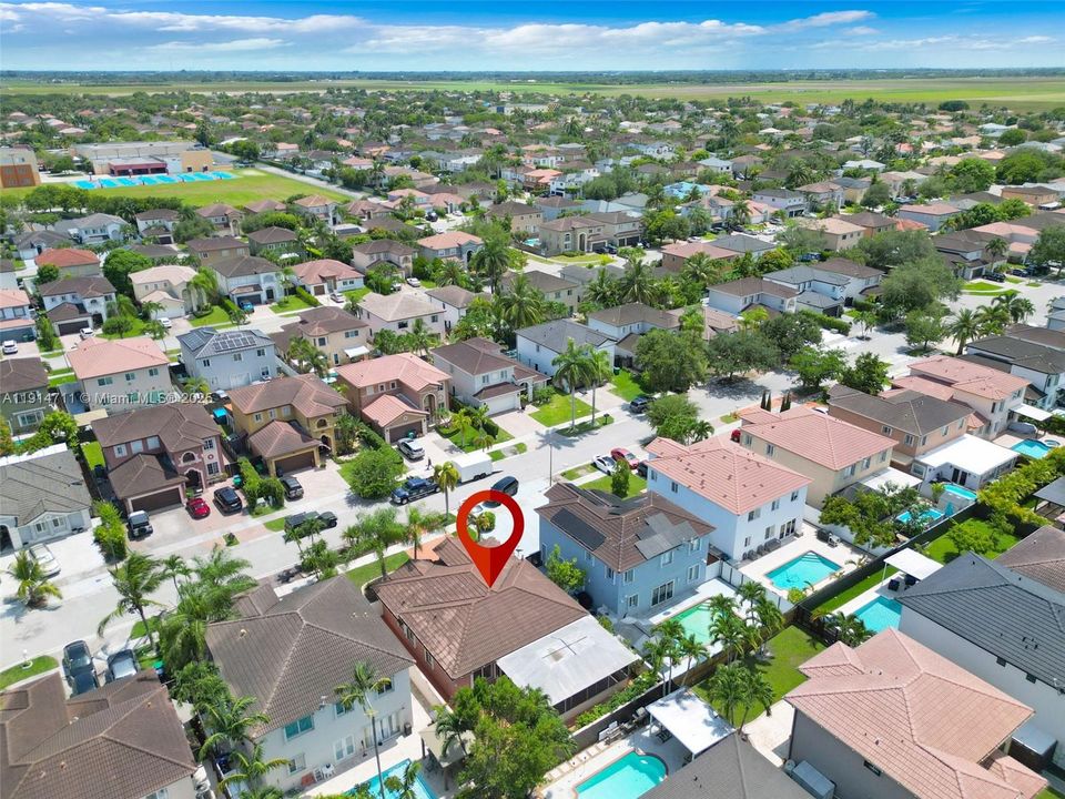 Activo con contrato: $629,999 (3 camas, 2 baños, 1567 Pies cuadrados)