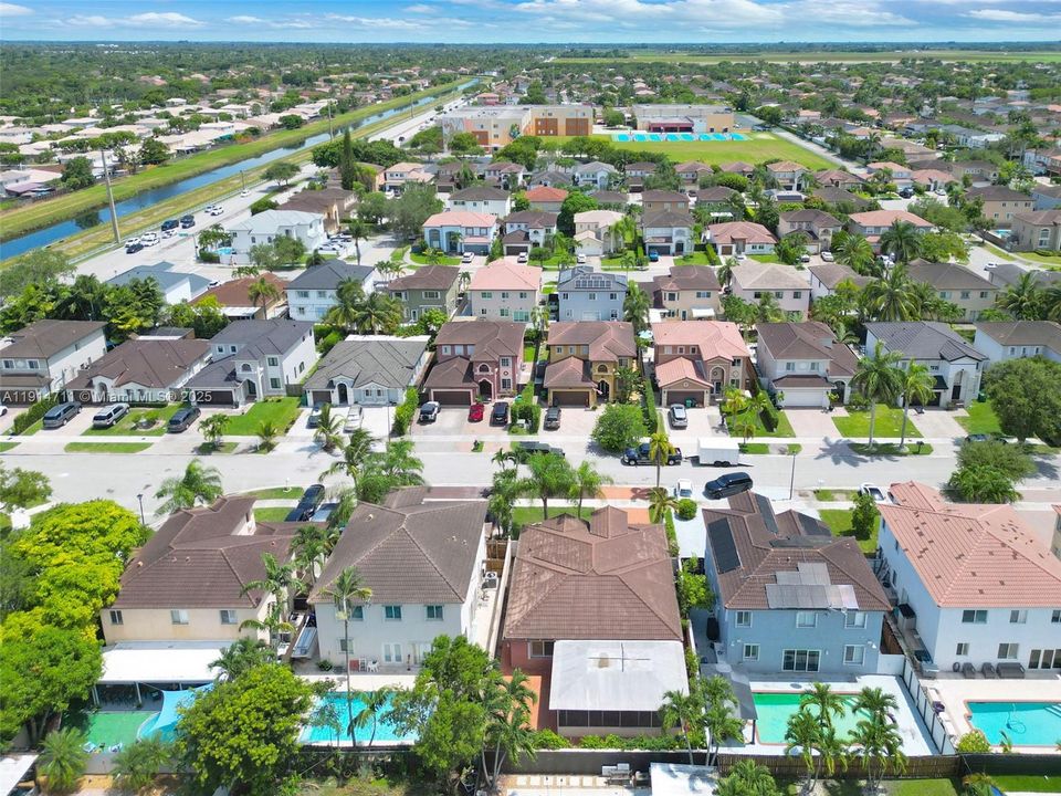 Activo con contrato: $629,999 (3 camas, 2 baños, 1567 Pies cuadrados)