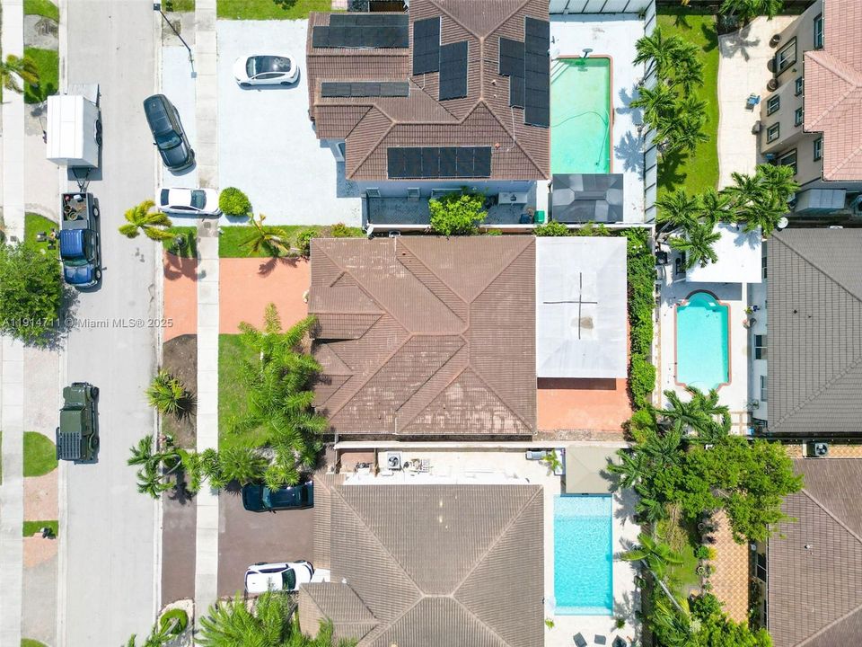 Activo con contrato: $629,999 (3 camas, 2 baños, 1567 Pies cuadrados)