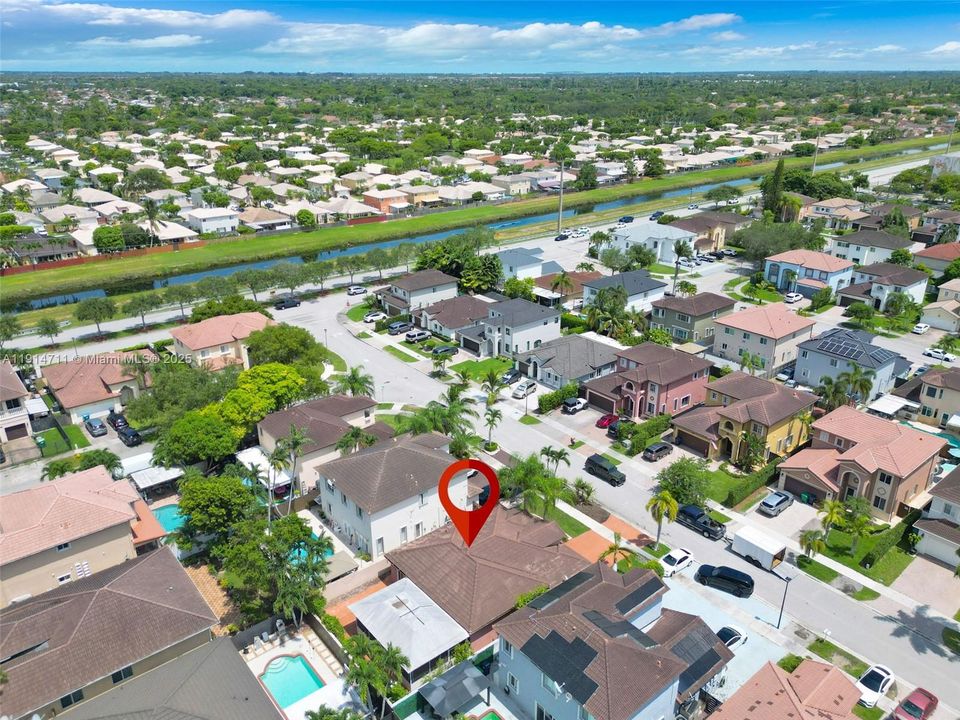 Activo con contrato: $629,999 (3 camas, 2 baños, 1567 Pies cuadrados)