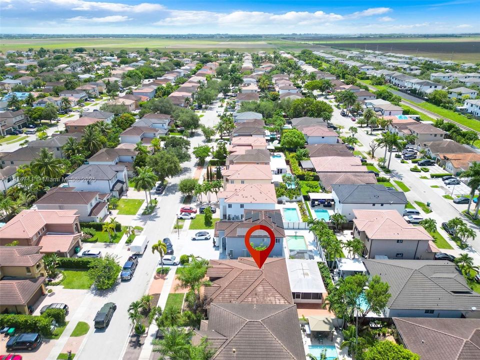 Activo con contrato: $629,999 (3 camas, 2 baños, 1567 Pies cuadrados)