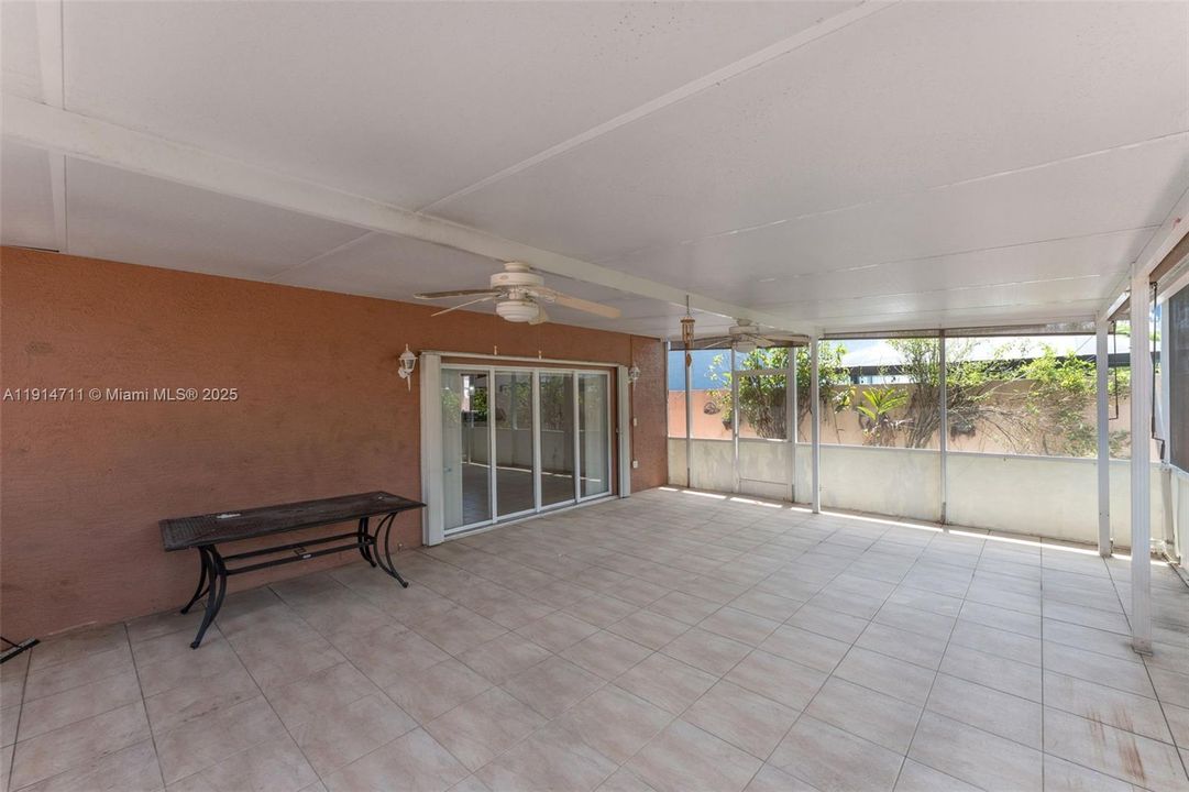 Activo con contrato: $629,999 (3 camas, 2 baños, 1567 Pies cuadrados)