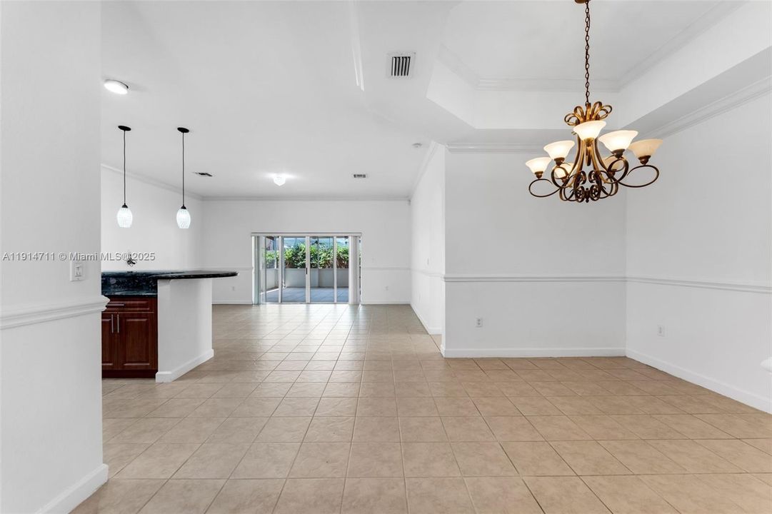 Activo con contrato: $629,999 (3 camas, 2 baños, 1567 Pies cuadrados)