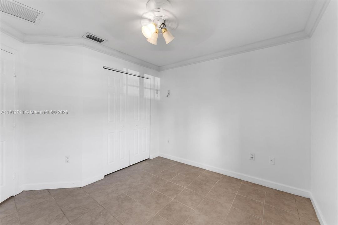 Activo con contrato: $629,999 (3 camas, 2 baños, 1567 Pies cuadrados)