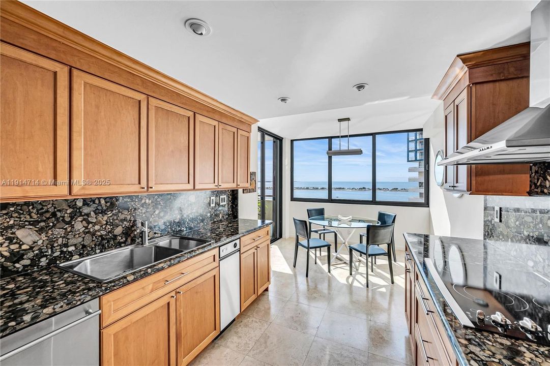 eat in kitchen with bay views