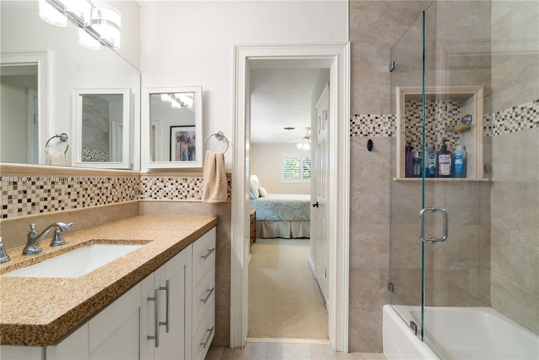 En Venta: $1,099,000 (3 camas, 2 baños, 3270 Pies cuadrados)