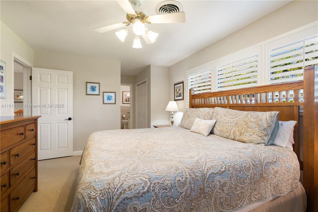 En Venta: $1,099,000 (3 camas, 2 baños, 3270 Pies cuadrados)