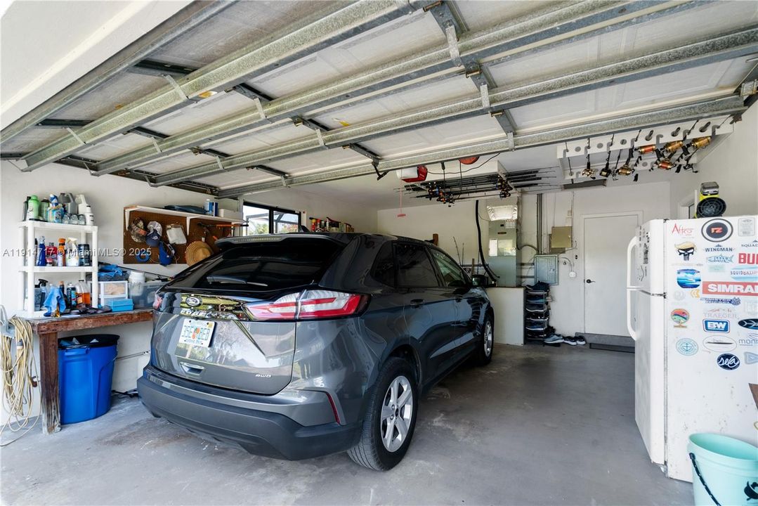 En Venta: $1,099,000 (3 camas, 2 baños, 3270 Pies cuadrados)