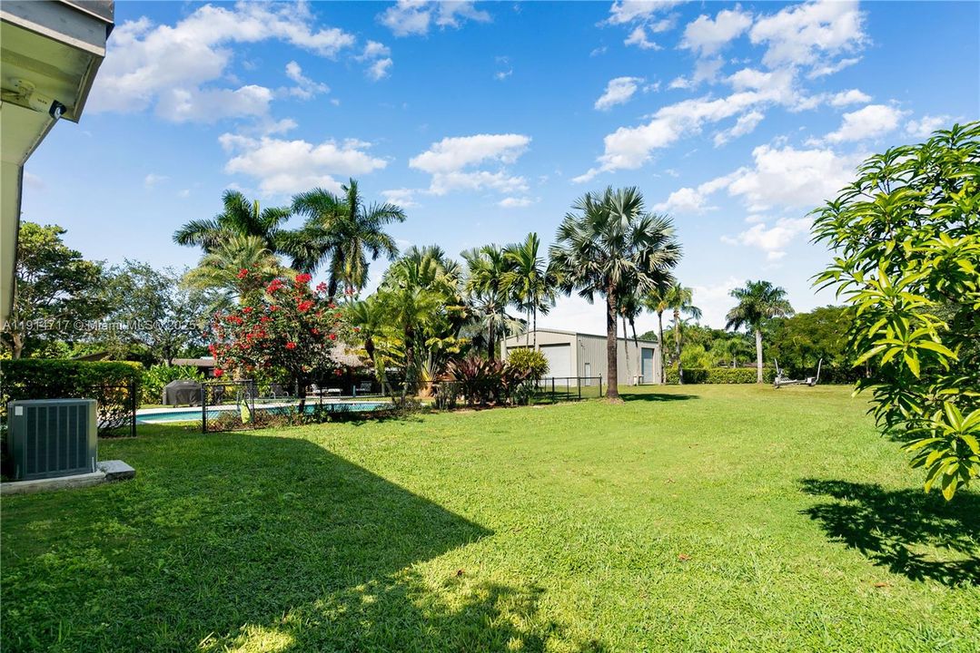 En Venta: $1,099,000 (3 camas, 2 baños, 3270 Pies cuadrados)