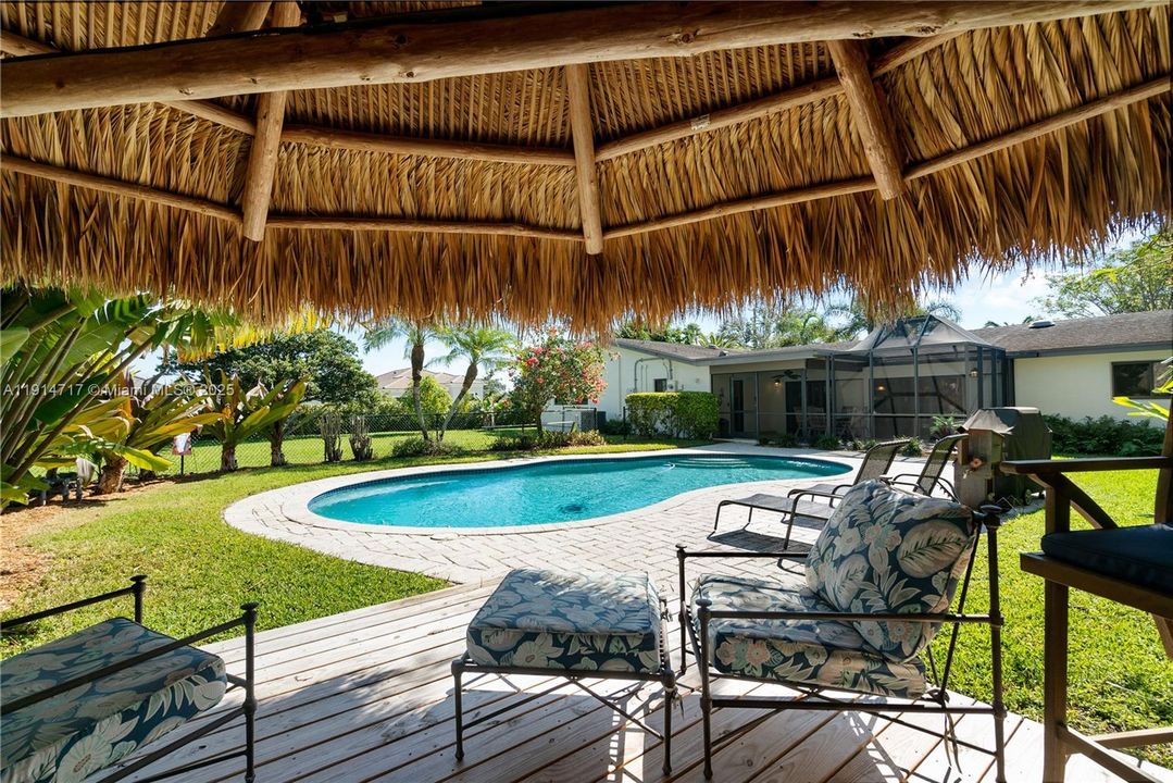 En Venta: $1,099,000 (3 camas, 2 baños, 3270 Pies cuadrados)