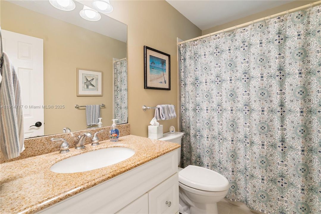 En Venta: $1,099,000 (3 camas, 2 baños, 3270 Pies cuadrados)