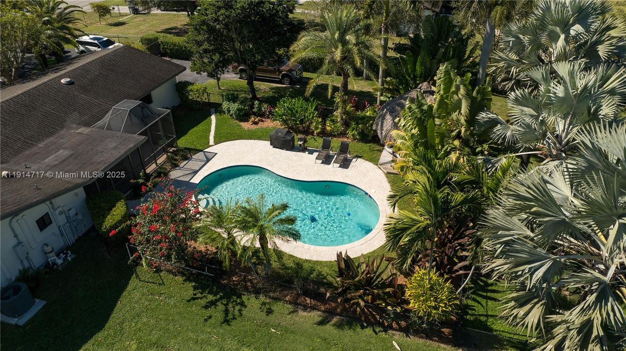 En Venta: $1,099,000 (3 camas, 2 baños, 3270 Pies cuadrados)